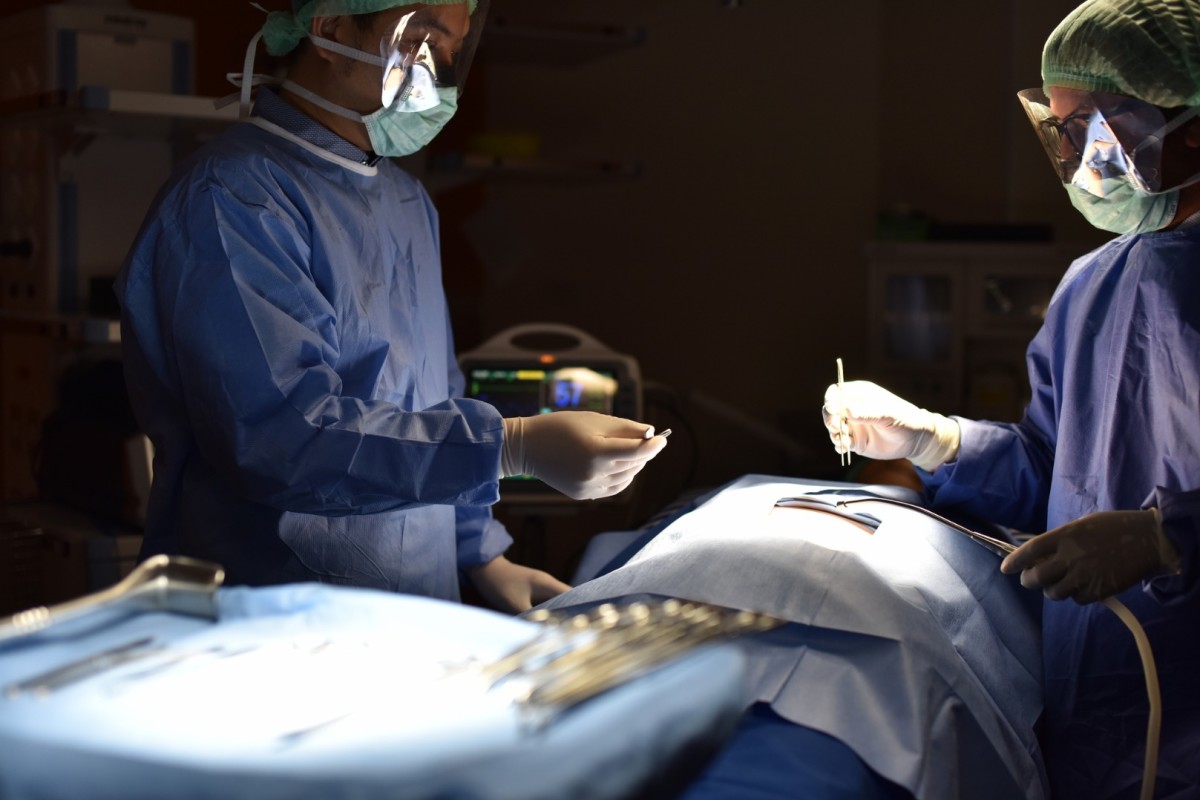 organ transplant surgery room